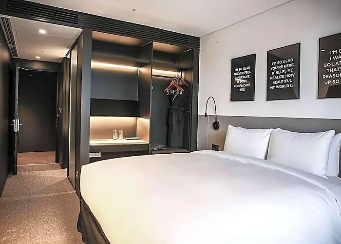 Glad Gangnam Coex Center 4*